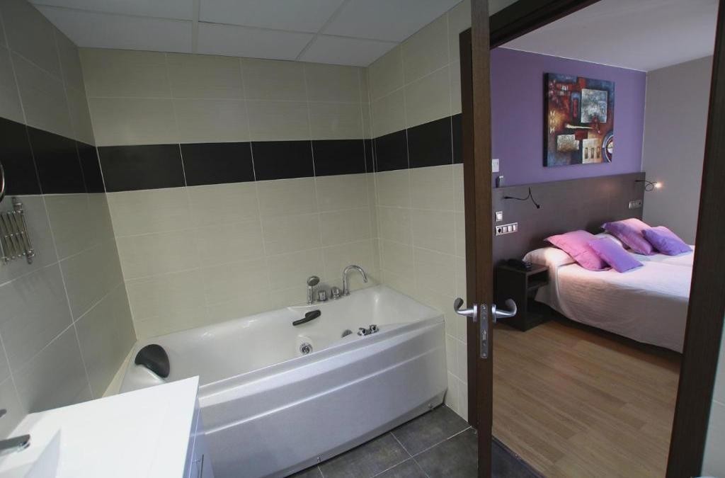 Disfruta de Tossa de Mar con Pensión Completa - Hotel Tossamar