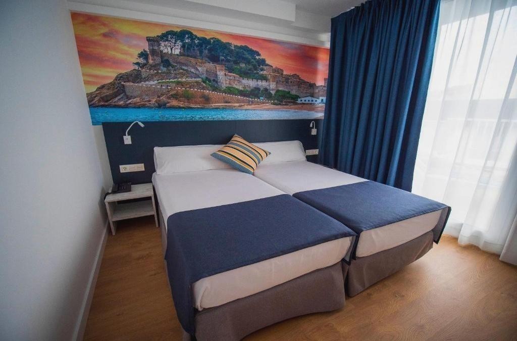 Semana Santa y más en Hotel 4* con Media Pensión en Tossa de Mar - Hotel Don Juan Tossa