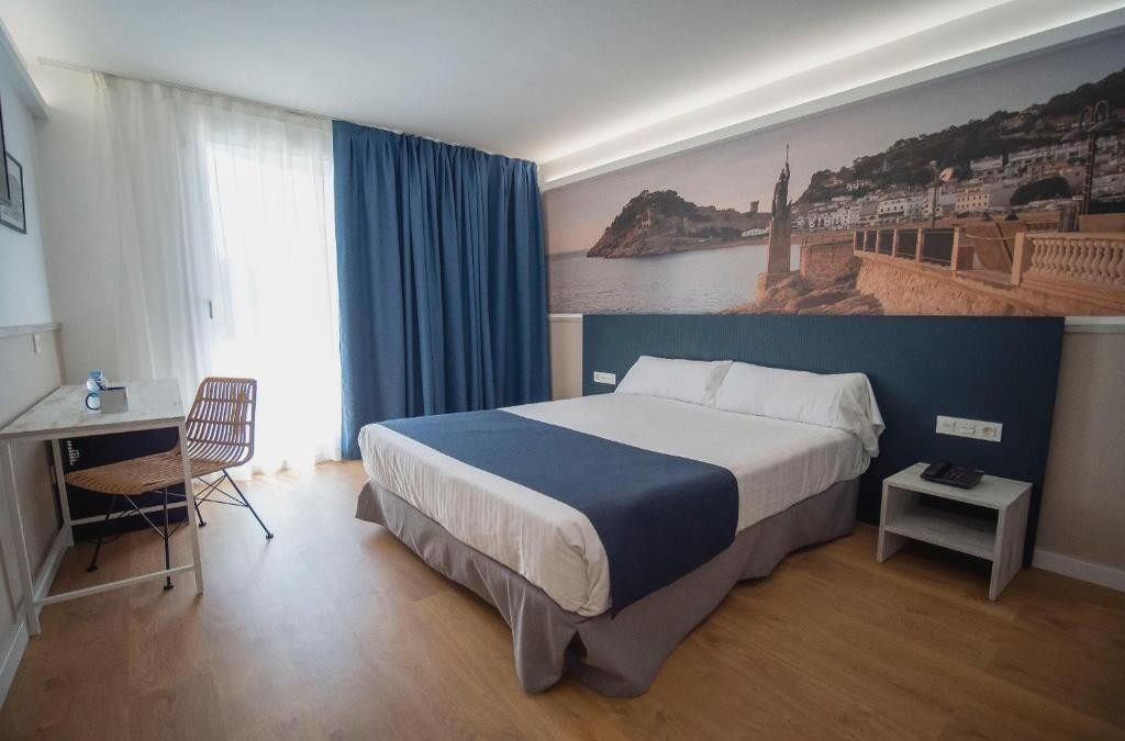 Semana Santa y más en Hotel 4* con Media Pensión en Tossa de Mar - Hotel Don Juan Tossa
