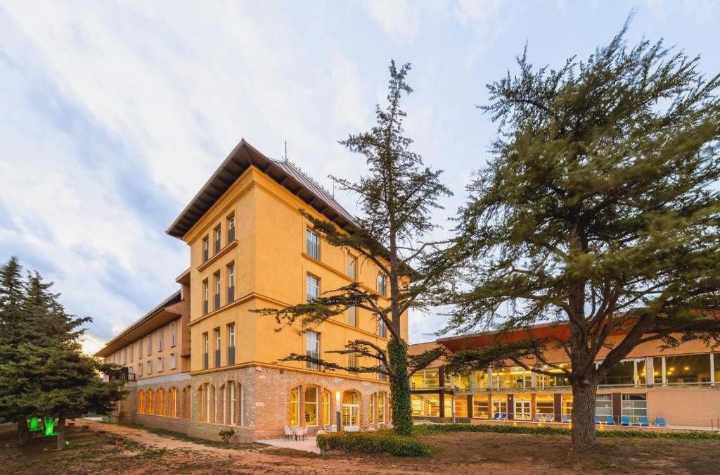 ¡Escapada relajante con hotel 4* y SPA! - Iberik Rocallaura Balneari