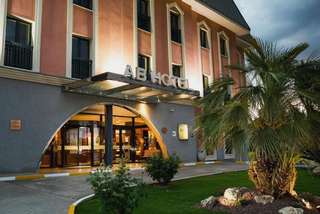 Fin de semana a 30 minutos de Madrid: hotel 4* y desayunos incluidos - Sercotel AB Arganda