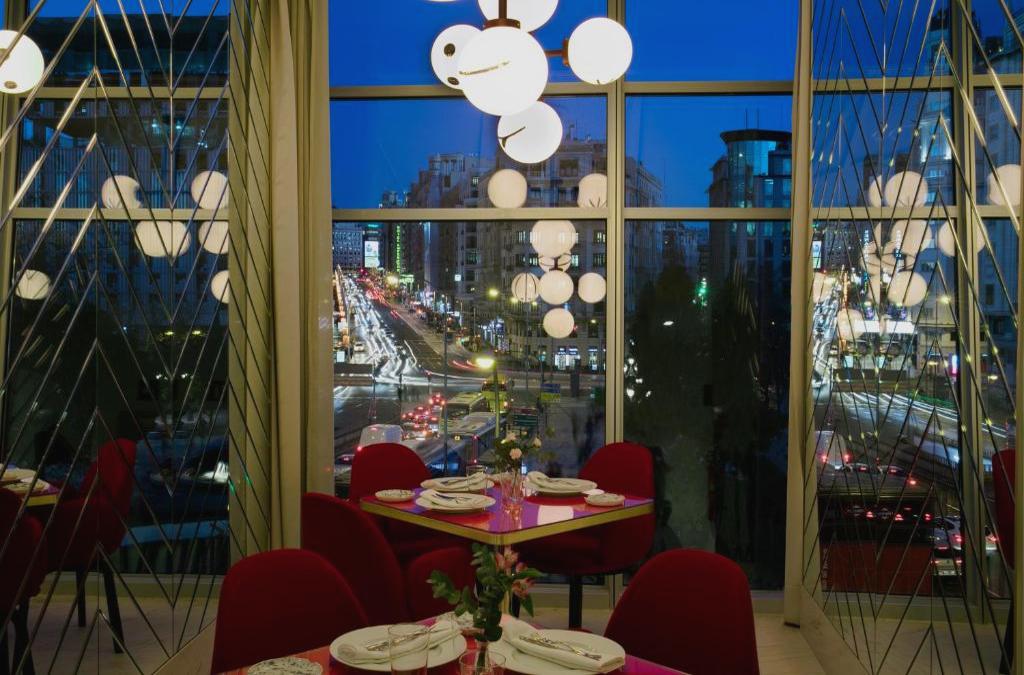 Lujo en hotel 5* en pleno centro de Madrid con desayunos