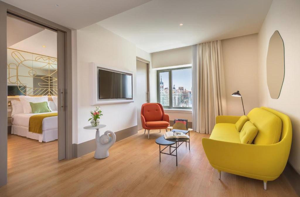 Lujo en hotel 5* en pleno centro de Madrid con desayunos - Barceló Torre de Madrid