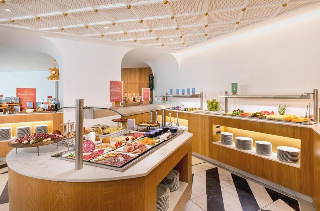 Lujo en hotel 5* en pleno centro de Madrid con desayunos