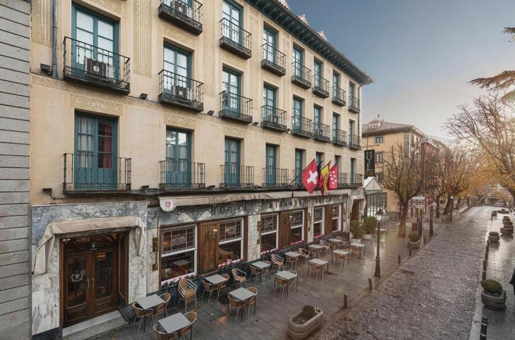 Descubre la sierra madrileña: relax y tradición junto al Monasterio de El Escorial
