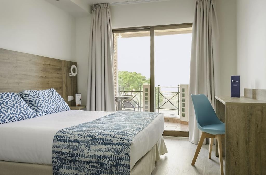 Enjoy Alicante in a charming Boutique Hotel