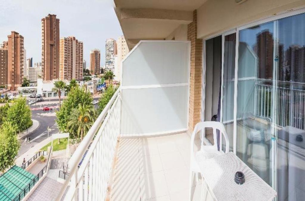 Beach days and warm smiles: your Mediterranean stay in Benidorm