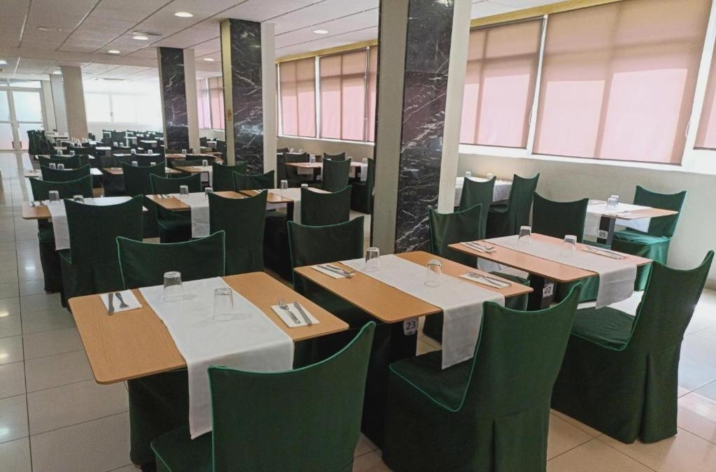 Beach days and warm smiles: your Mediterranean stay in Benidorm