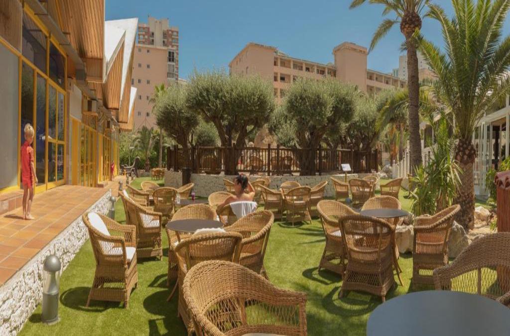 ¡Especial familias! Benidorm en 4* tematizado, y ¡1º y 2º niños viajan GRATIS! - Aparthotel Magic Tropical Splash