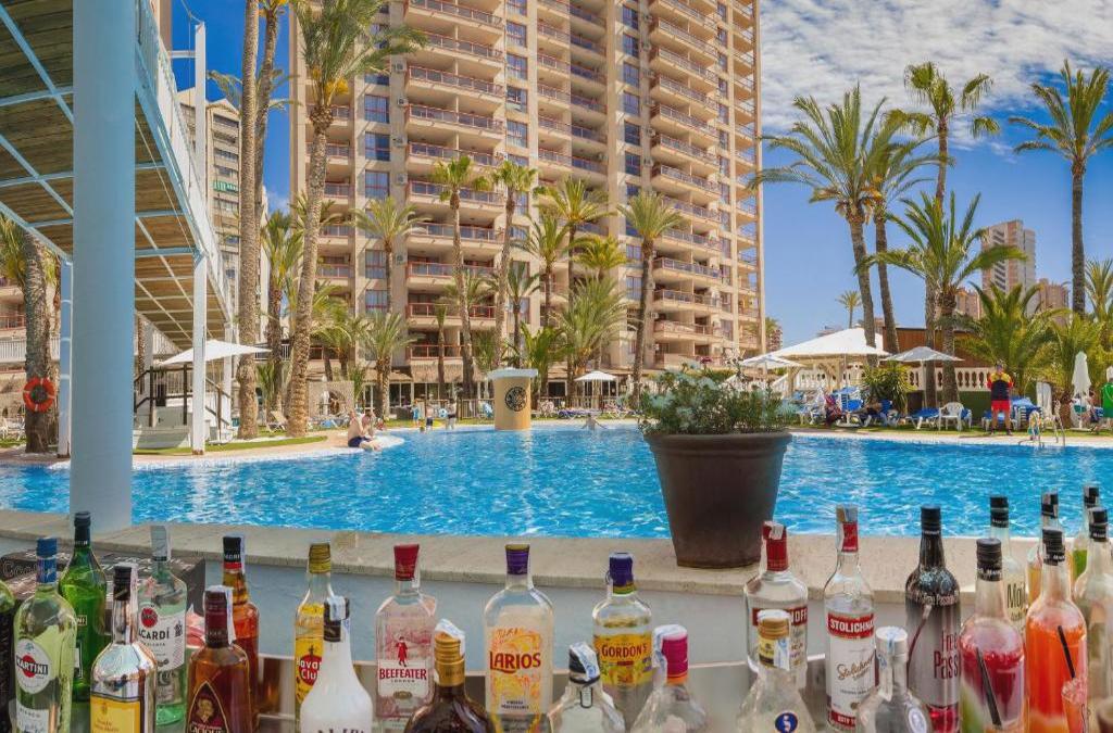 ¡Especial familias! Benidorm en 4* tematizado, y ¡1º y 2º niños viajan GRATIS! - Aparthotel Magic Tropical Splash