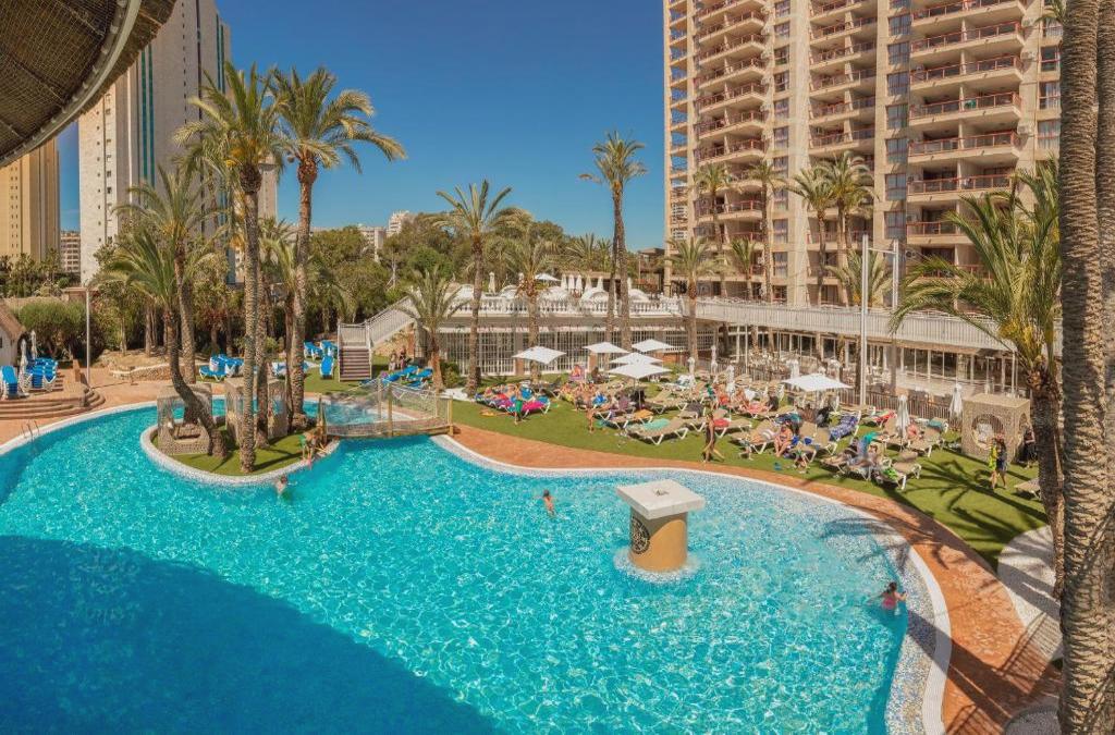 ¡Especial familias! Benidorm en 4* tematizado, y ¡1º y 2º niños viajan GRATIS! - Aparthotel Magic Tropical Splash