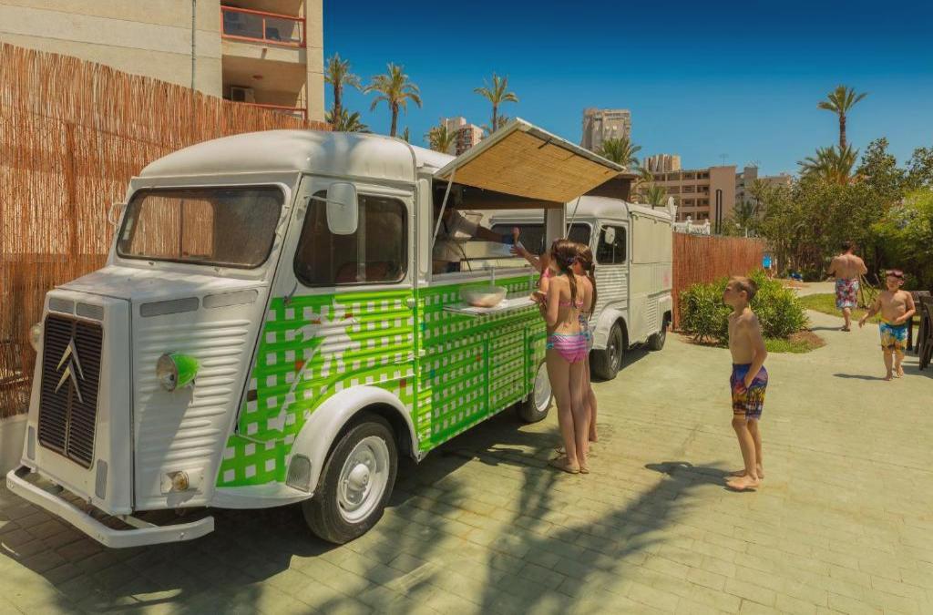 ¡Especial familias! Benidorm en 4* tematizado, y ¡1º y 2º niños viajan GRATIS! - Aparthotel Magic Tropical Splash