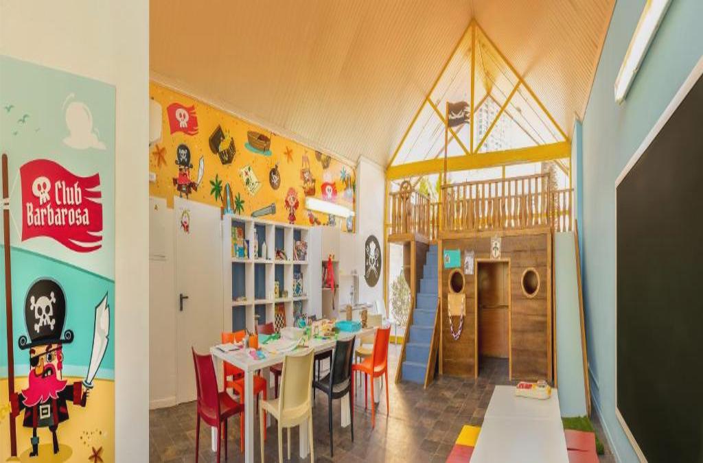 ¡Especial familias! Benidorm en 4* tematizado, y ¡1º y 2º niños viajan GRATIS! - Aparthotel Magic Tropical Splash