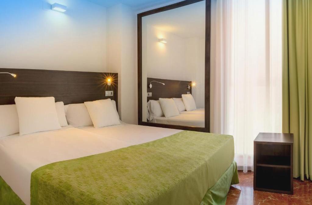 ¡Especial familias! Benidorm en 4* tematizado, y ¡1º y 2º niños viajan GRATIS! - Aparthotel Magic Tropical Splash