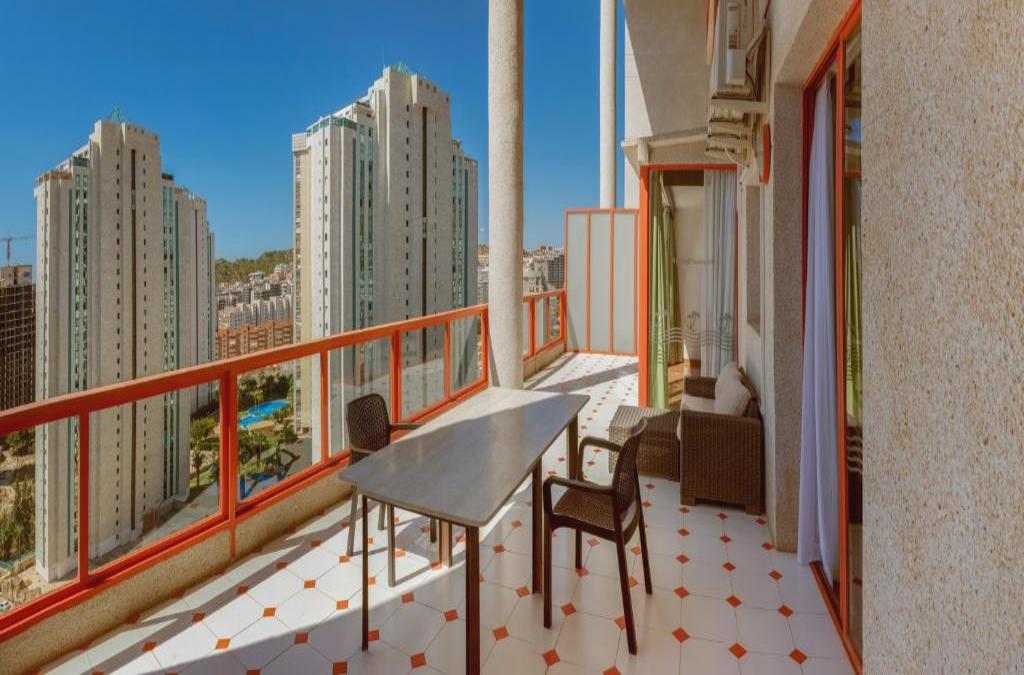 ¡Especial familias! Benidorm en 4* tematizado, y ¡1º y 2º niños viajan GRATIS! - Aparthotel Magic Tropical Splash