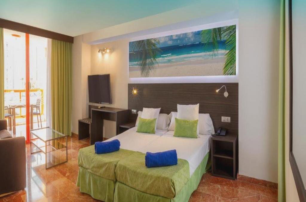 ¡Especial familias! Benidorm en 4* tematizado, y ¡1º y 2º niños viajan GRATIS! - Aparthotel Magic Tropical Splash