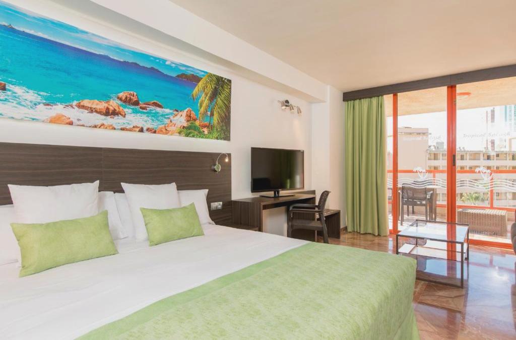 ¡Especial familias! Benidorm en 4* tematizado, y ¡1º y 2º niños viajan GRATIS! - Aparthotel Magic Tropical Splash