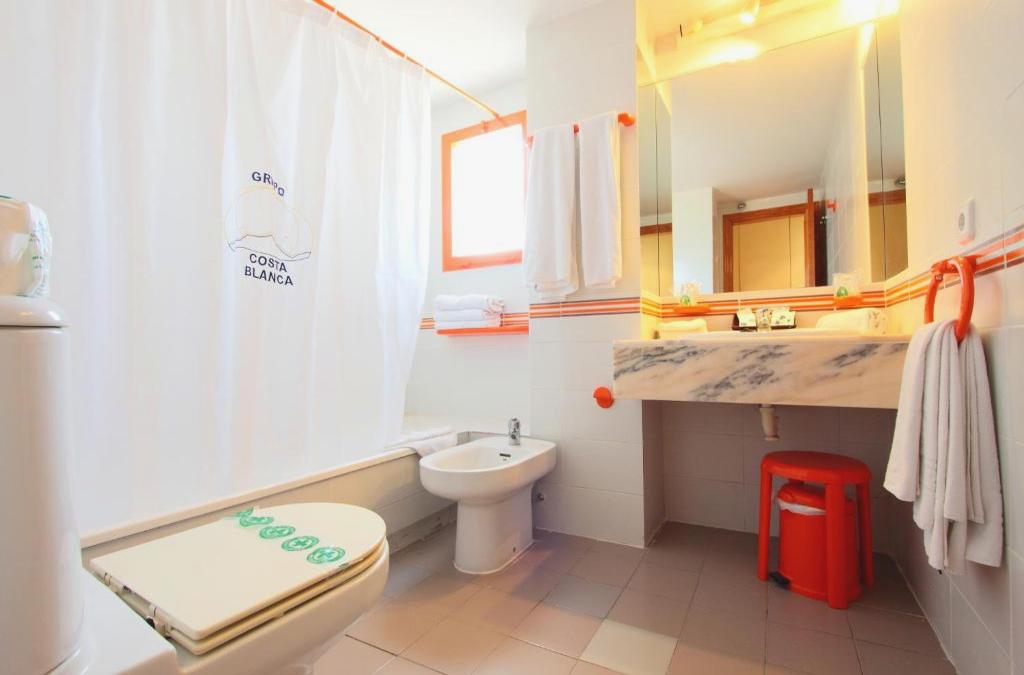 ¡Especial familias! Benidorm en 4* tematizado, y ¡1º y 2º niños viajan GRATIS! - Aparthotel Magic Tropical Splash