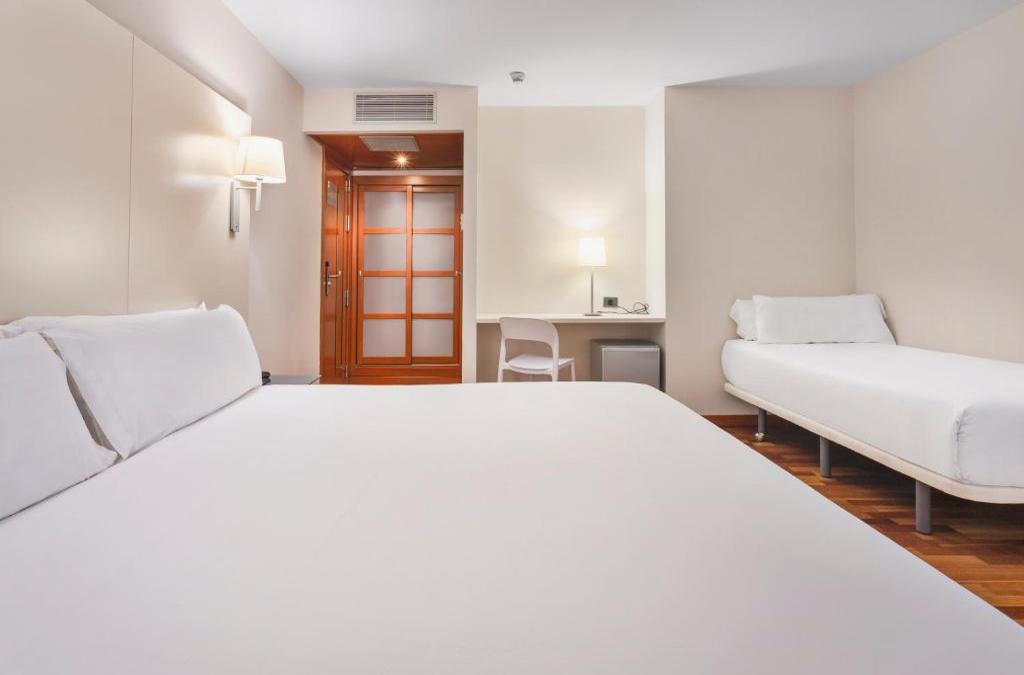 ¡Hotel céntrico en Castellón con Desayuno!
