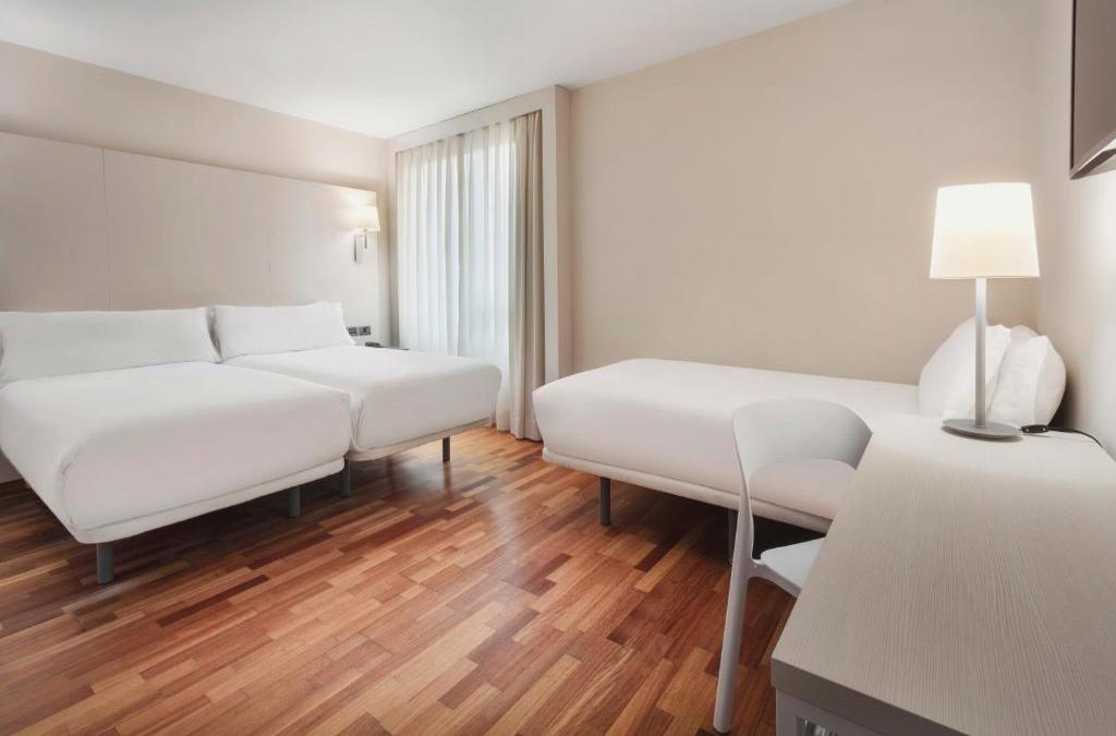 ¡Hotel céntrico en Castellón con Desayuno!