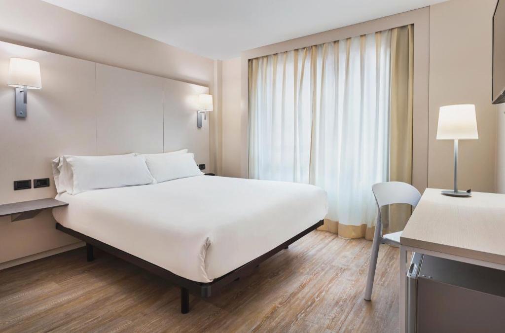 ¡Hotel céntrico en Castellón con Desayuno!