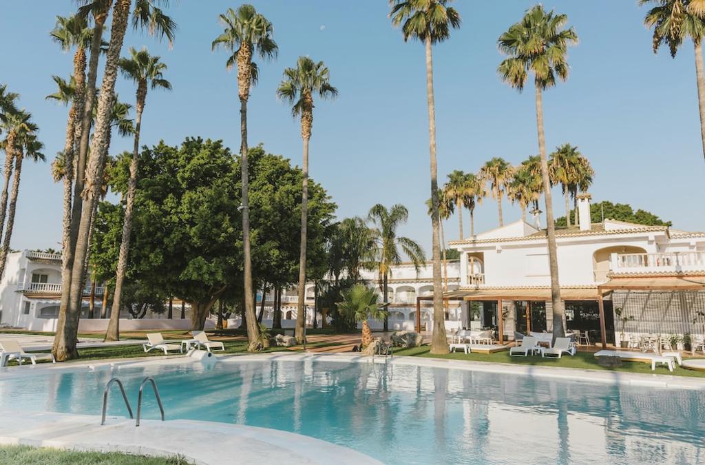 TU&ME Resort