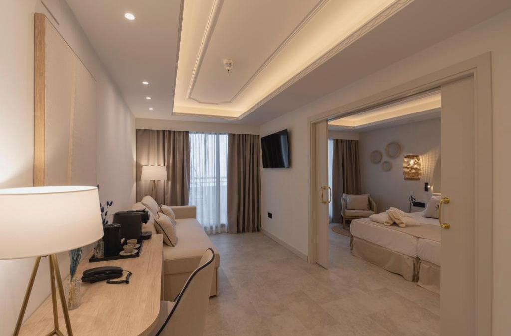 Estrena Hotel 5* con Todo Incluido en Magic World - Pontiana Thalasso Hotel