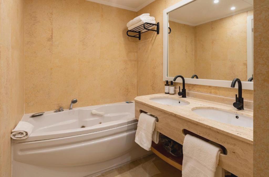Estrena Hotel 5* con Todo Incluido en Magic World - Pontiana Thalasso Hotel