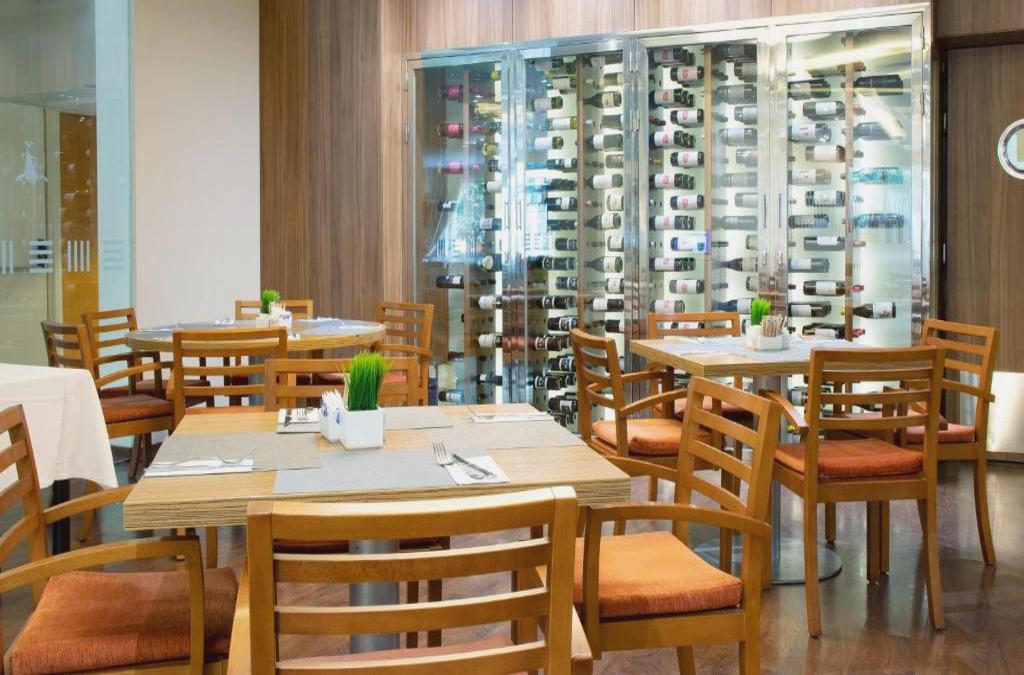 Descubre Valencia en hotel 4* con desayuno y piscina