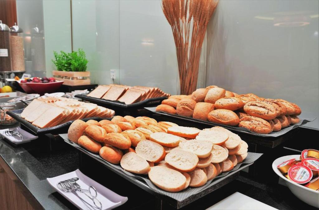 Descubre Valencia en hotel 4* con desayuno y piscina