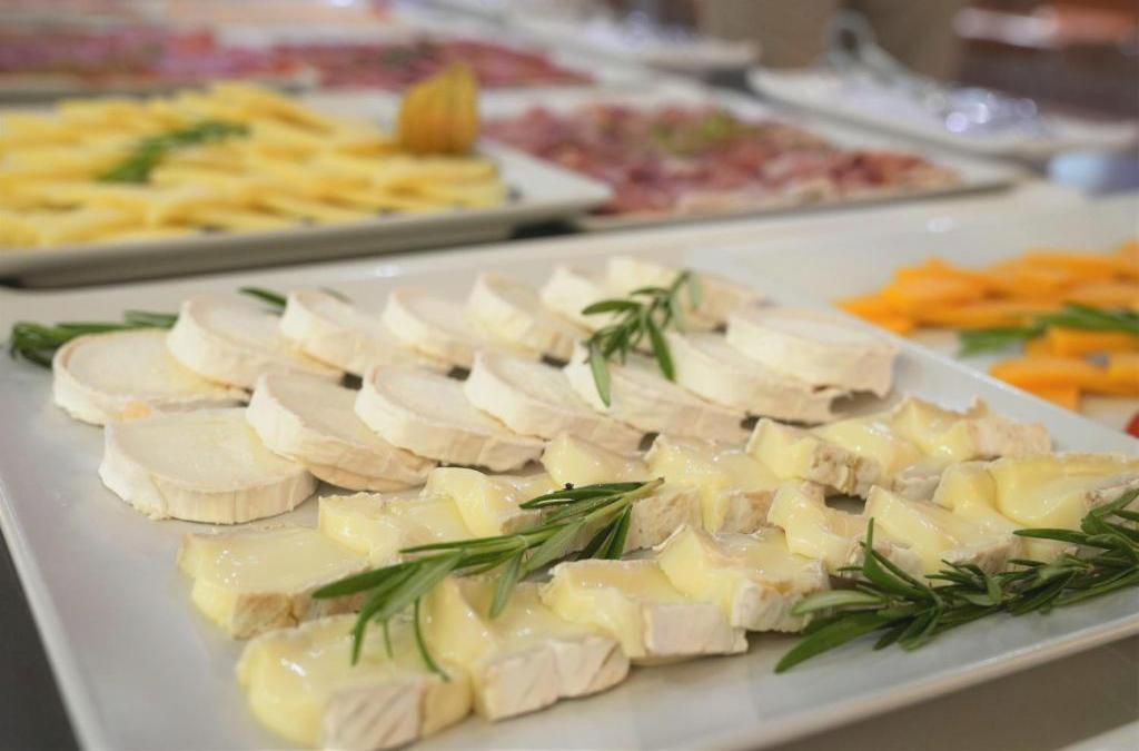 Descubre Valencia en hotel 4* con desayuno y piscina - Port Feria Valencia