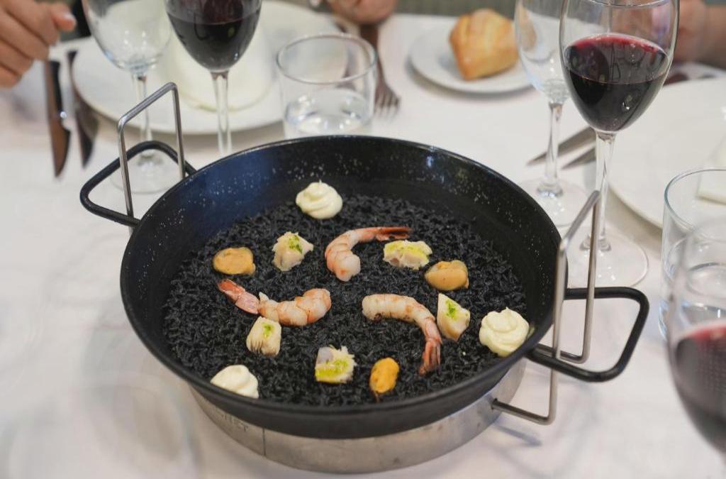 Descubre Valencia en hotel 4* con desayuno y piscina - Port Feria Valencia
