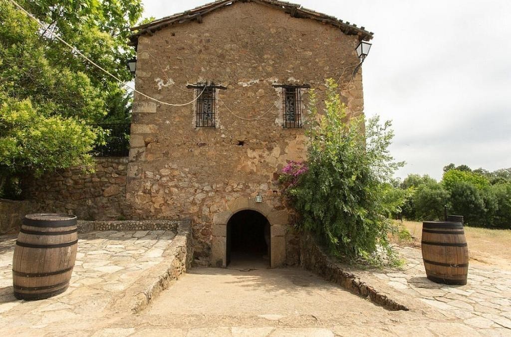 Rural experience in a 15th century farm, discover it!