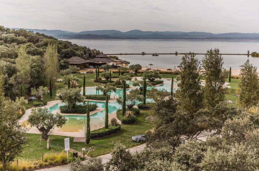 Estas vacaciones, ¡resort 4* en una isla privada en Cáceres!