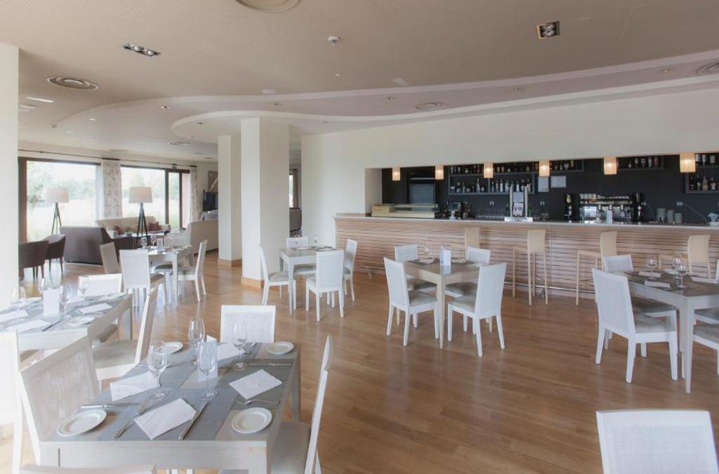 Resort Isla de Valdecañas: 4* y naturaleza en Extremadura