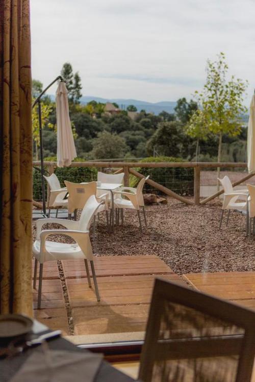 Resort Isla de Valdecañas: 4* y naturaleza en Extremadura