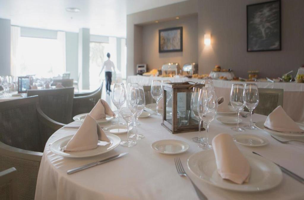 Resort Isla de Valdecañas: 4* y naturaleza en Extremadura