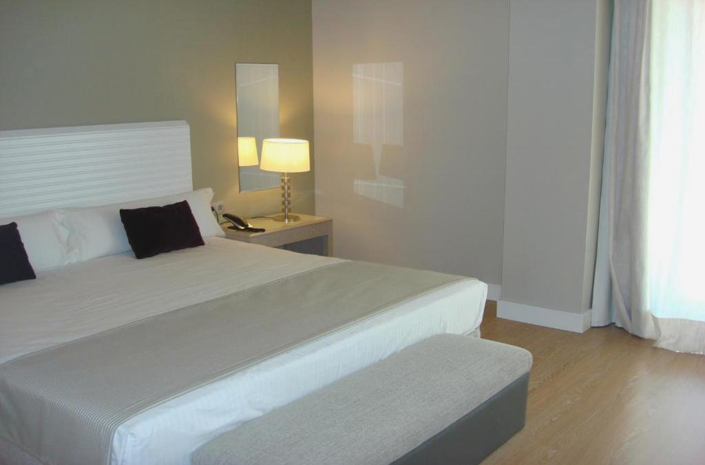 Resort Isla de Valdecañas: 4* y naturaleza en Extremadura - Vincci Valdecañas Golf