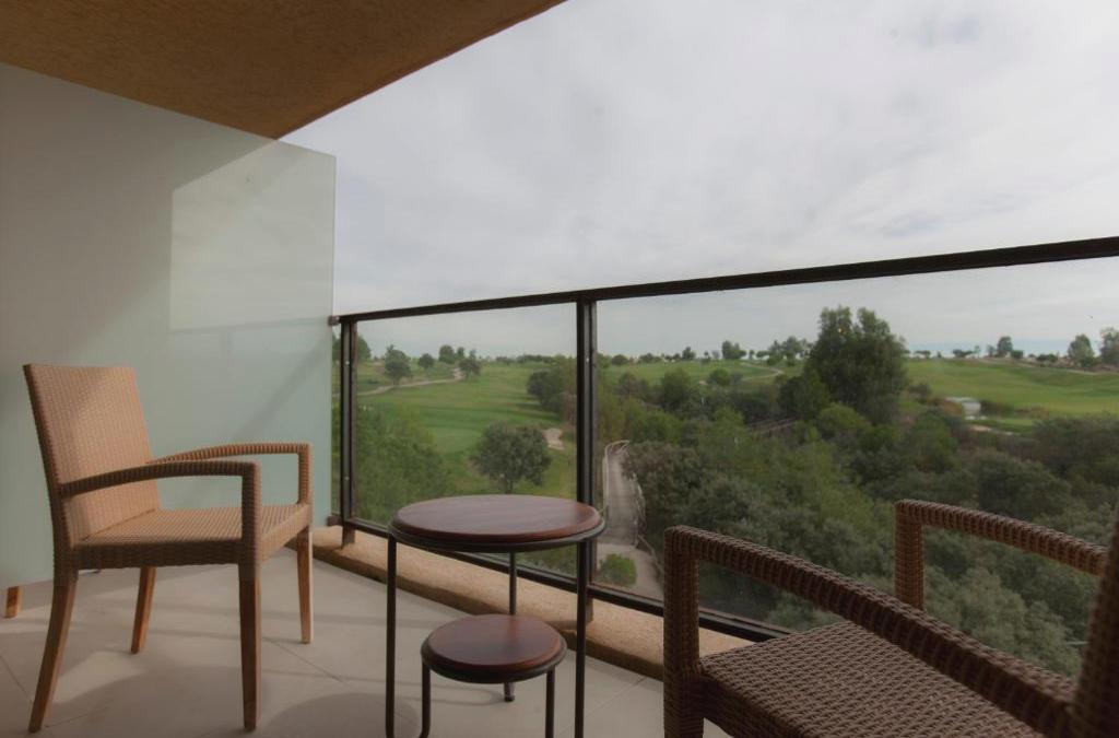 Resort Isla de Valdecañas: 4* y naturaleza en Extremadura - Vincci Valdecañas Golf