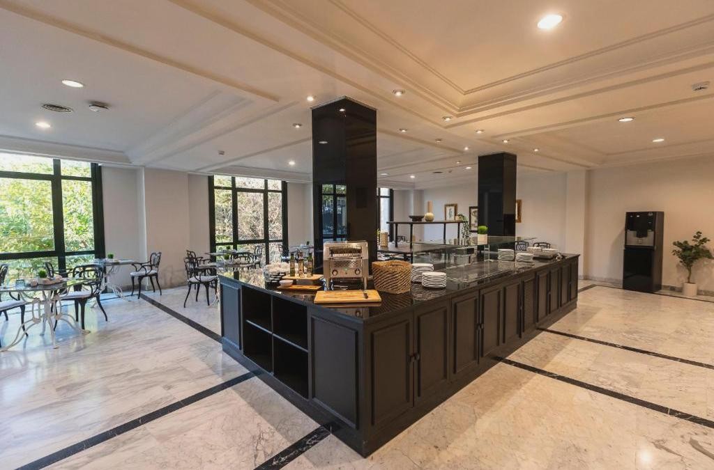 ¡Para los amantes de la historia! Descubre Mérida y su legado en hotel 4* - AZZ Mérida Medea Hotel