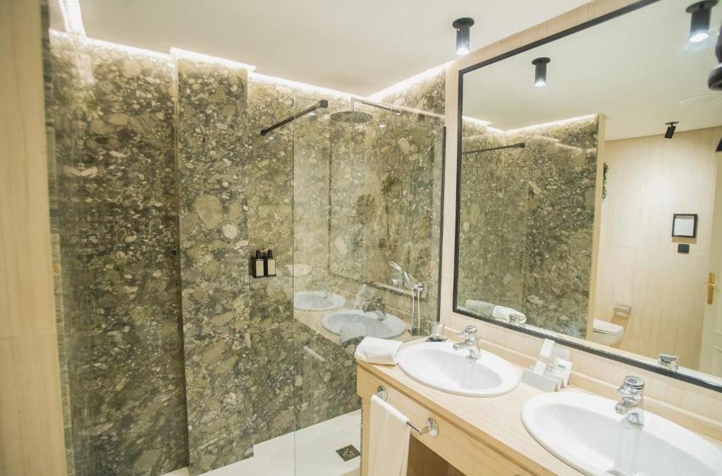 ¡Para los amantes de la historia! Descubre Mérida y su legado en hotel 4* - AZZ Mérida Medea Hotel