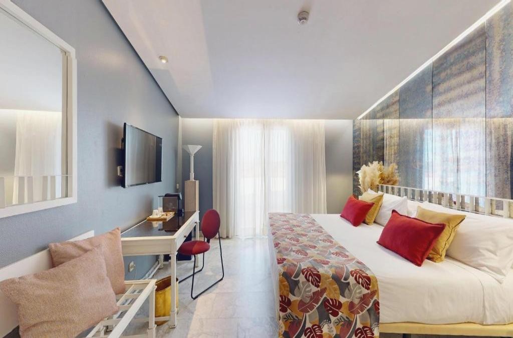¡Para los amantes de la historia! Descubre Mérida y su legado en hotel 4* - AZZ Mérida Medea Hotel