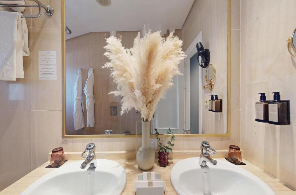 ¡Para los amantes de la historia! Descubre Mérida y su legado en hotel 4* - AZZ Mérida Medea Hotel