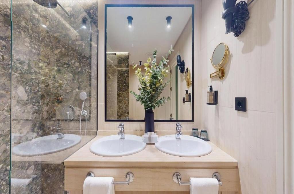 ¡Para los amantes de la historia! Descubre Mérida y su legado en hotel 4* - AZZ Mérida Medea Hotel