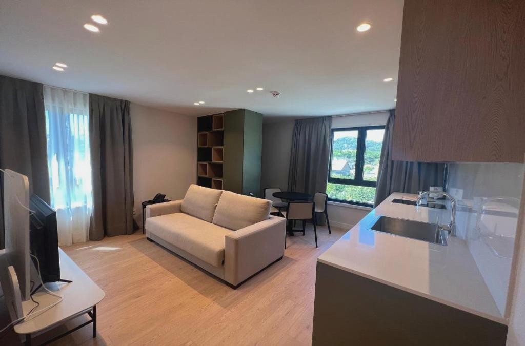 Hotel recién reformado en un entorno único de las Rías Baixas - Hotel H4 Cangas 3 Superior