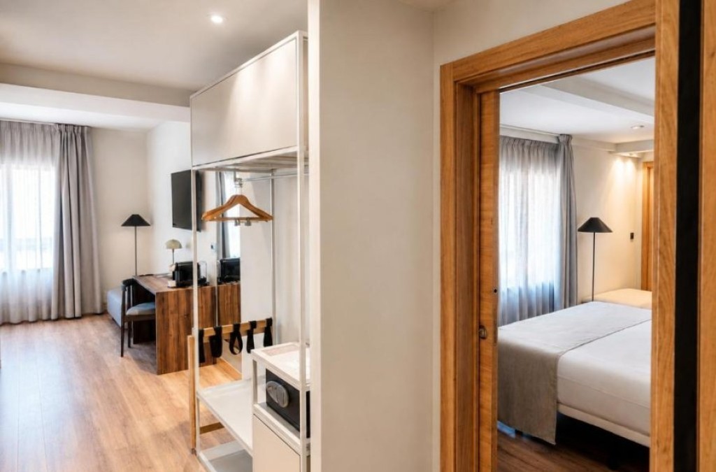 Descubre Lugo y pasea por su icónica muralla con esta oferta 4*