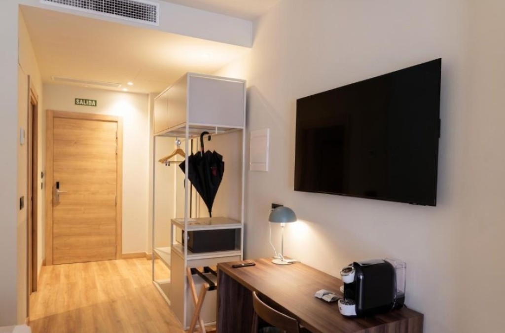 Descubre Lugo y pasea por su icónica muralla con esta oferta 4* - Hotel La Palloza