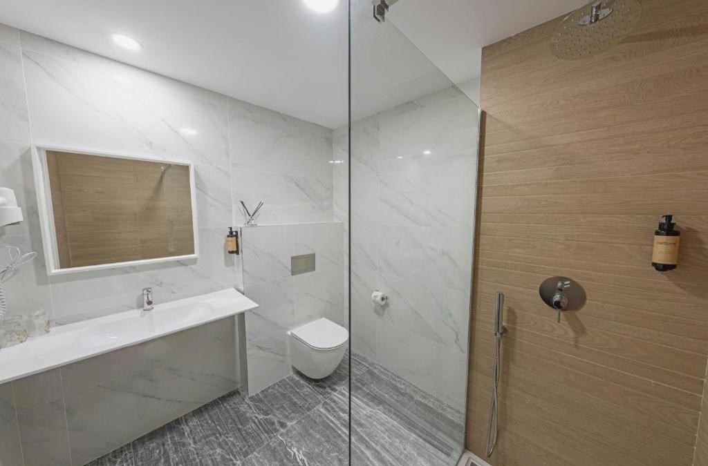 ¡Piérdete por Santiago! La escapada gallega perfecta - Hotel Faranda Los Tilos, Ascend Hotel Collection
