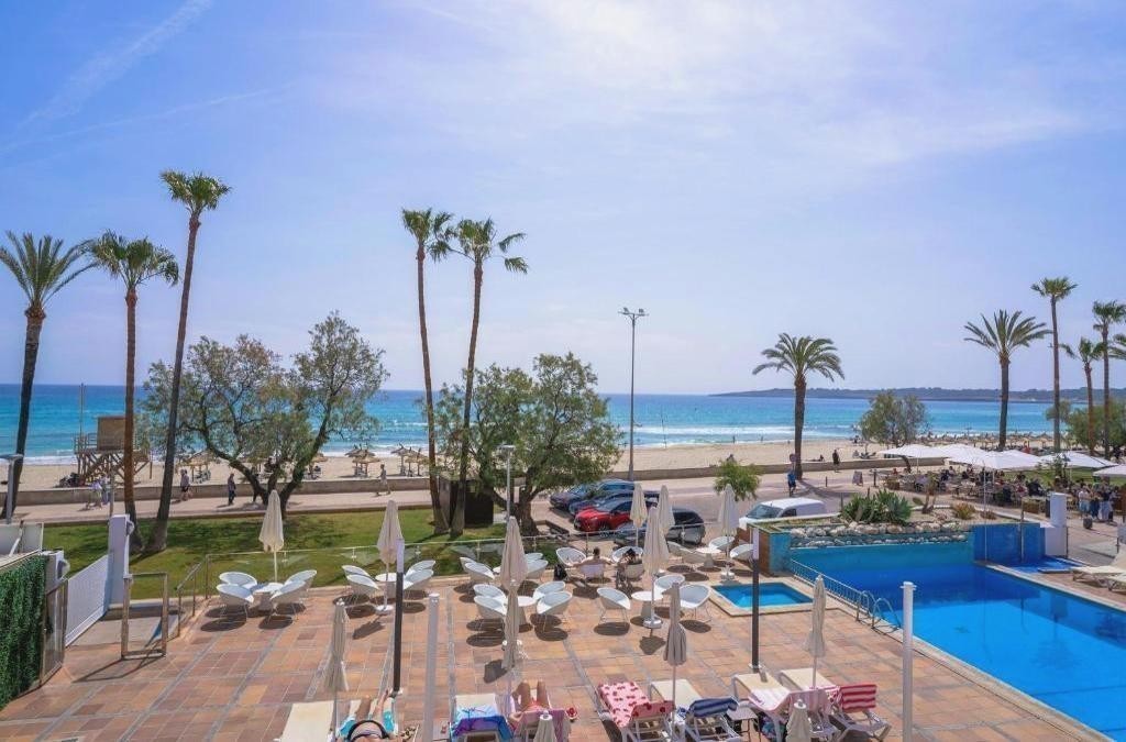 Primera línea de playa en Mallorca en Todo Incluido, ¡todavía queda verano! - BLUESEA Anba Romaní Hotel