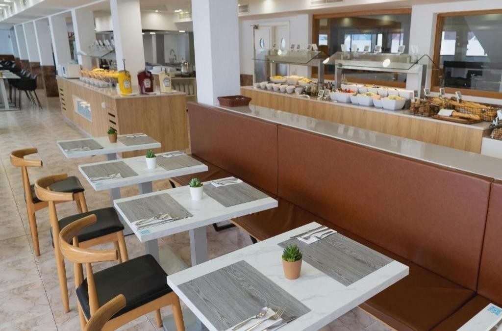 Primera línea de playa en Mallorca en Todo Incluido, ¡todavía queda verano! - BLUESEA Anba Romaní Hotel